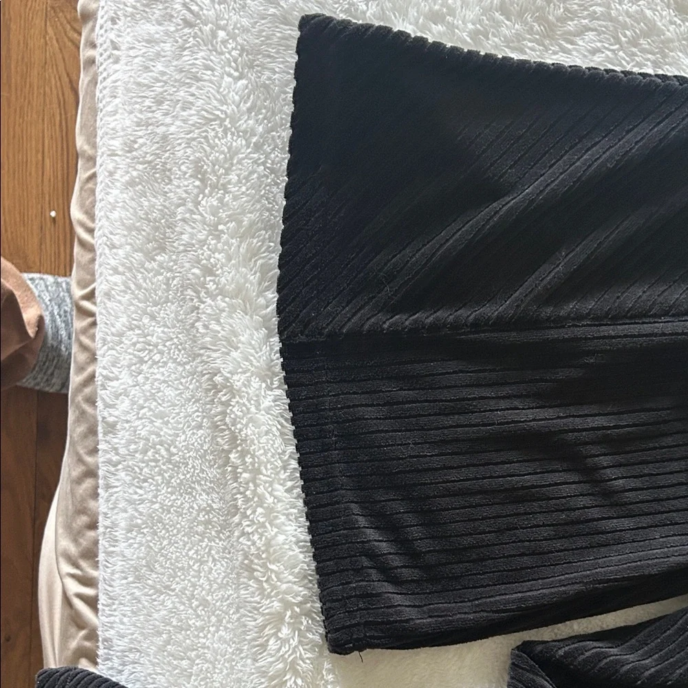 No Boundaries Black Flare Pants - Picture 4 of 4